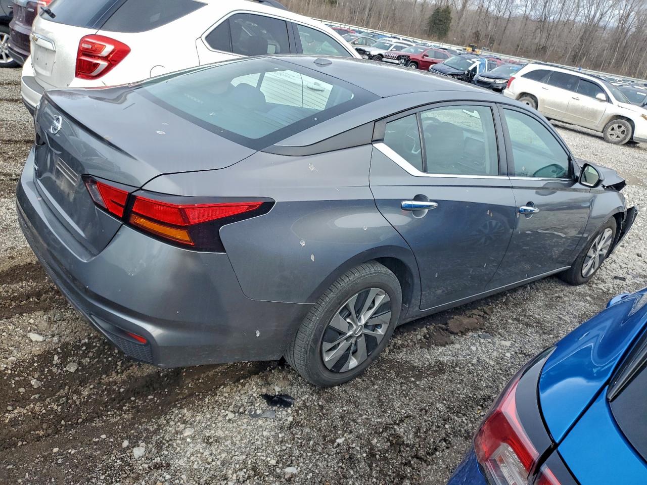 Nissan Altima S Image 3