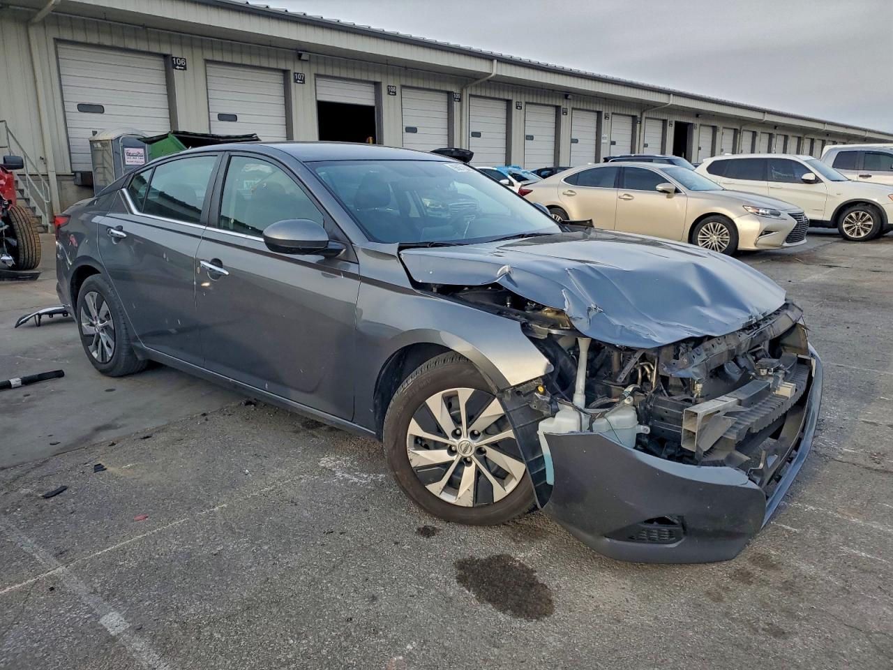 Nissan Altima S Image 11