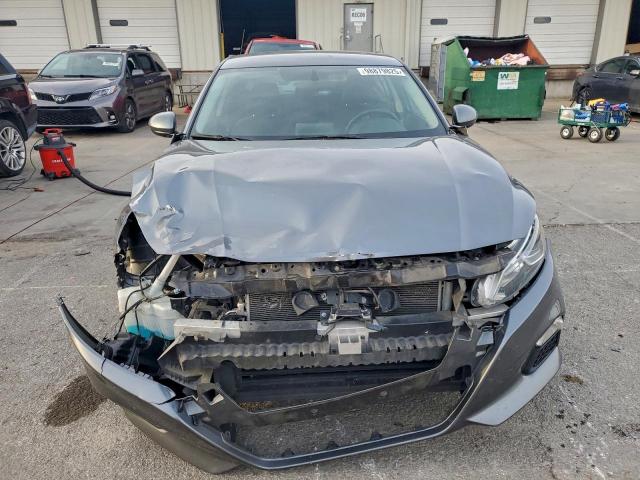 Nissan Altima S Image 12