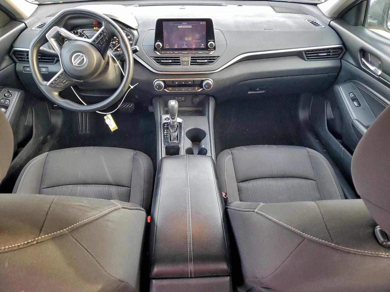 Nissan Altima S Image 7