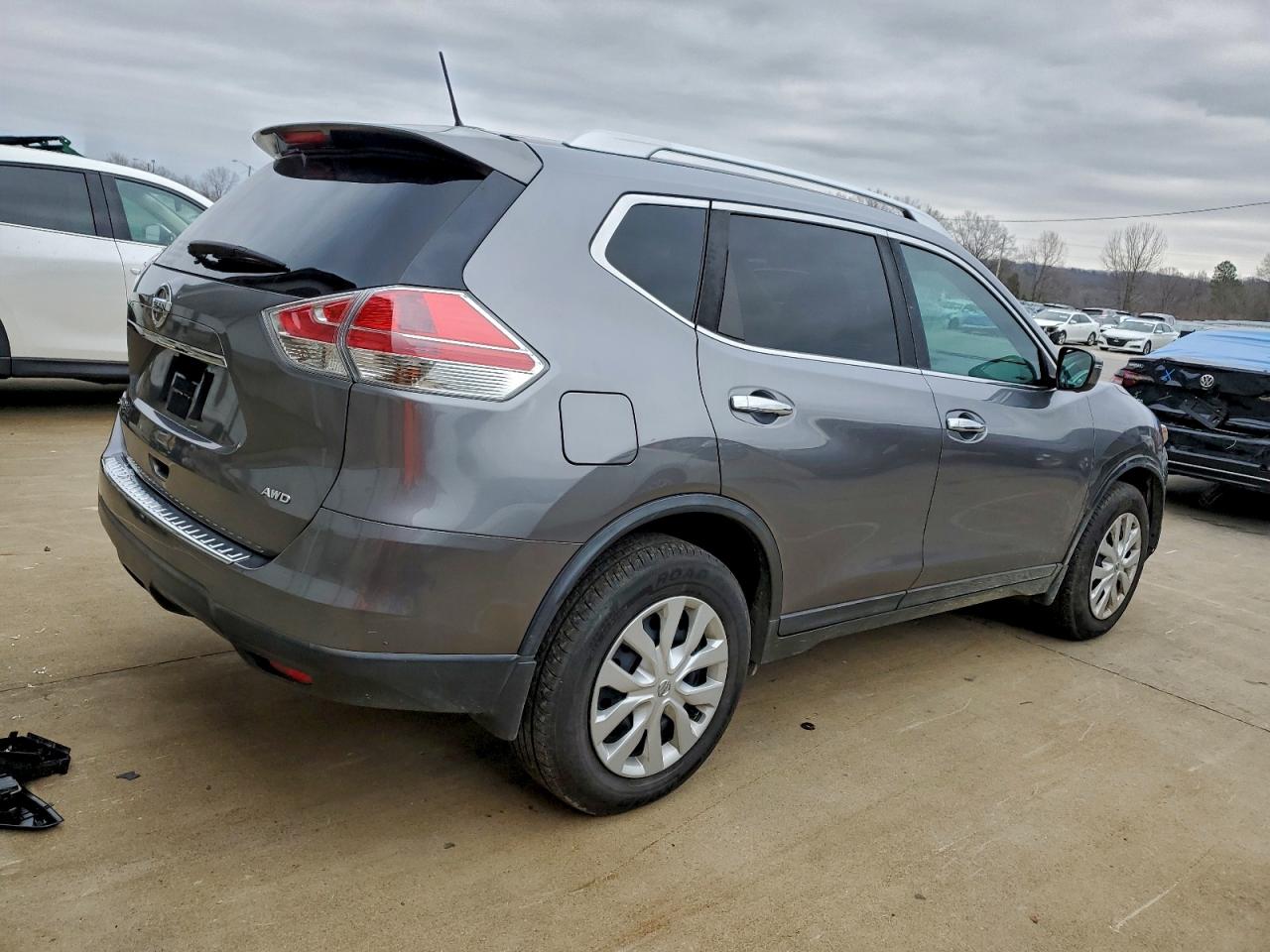 Nissan Rogue S Image 8