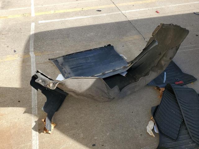 GMC Yukon Denali Image 14