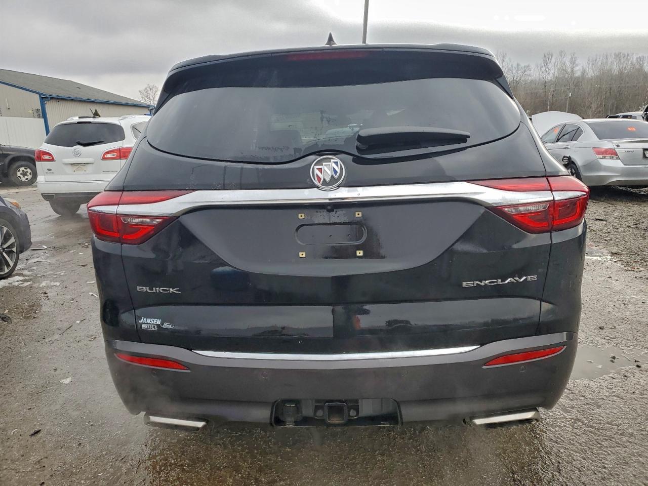 Buick Enclave Essence Image 3