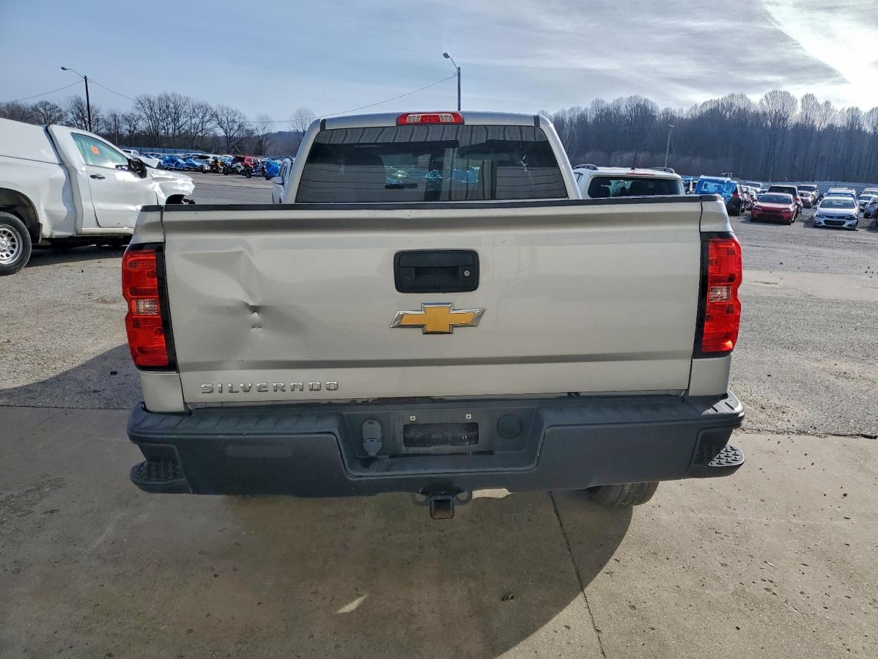 Chevrolet Silverado C1500 Image 10