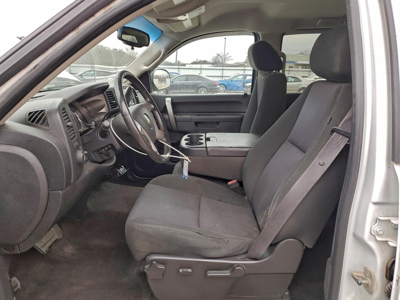 Chevrolet Silverado C1500 Lt Image 2