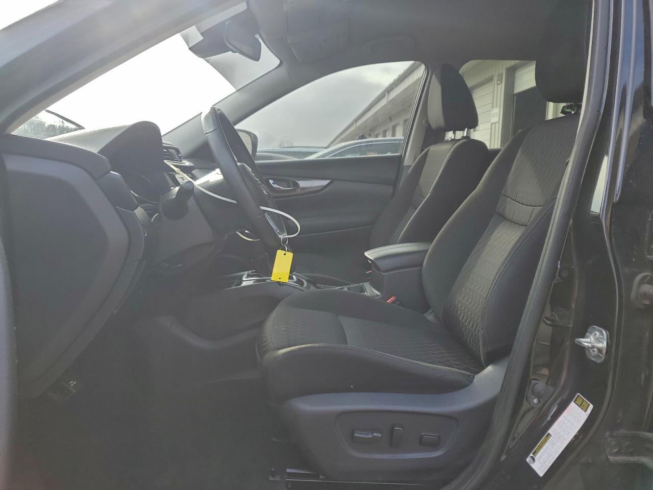 Nissan Rogue S Image 6