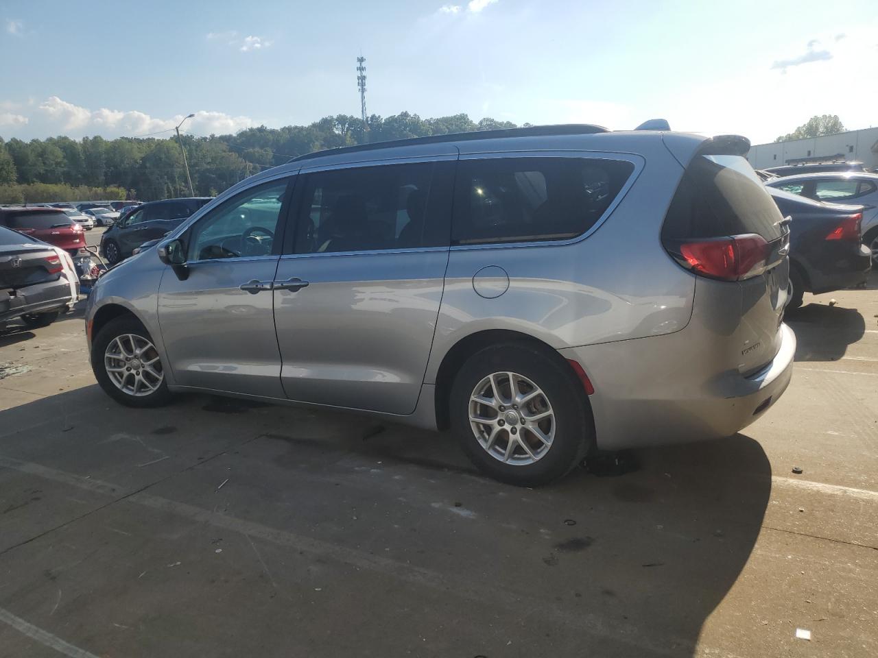 Chrysler Minivan Lxi Image 9