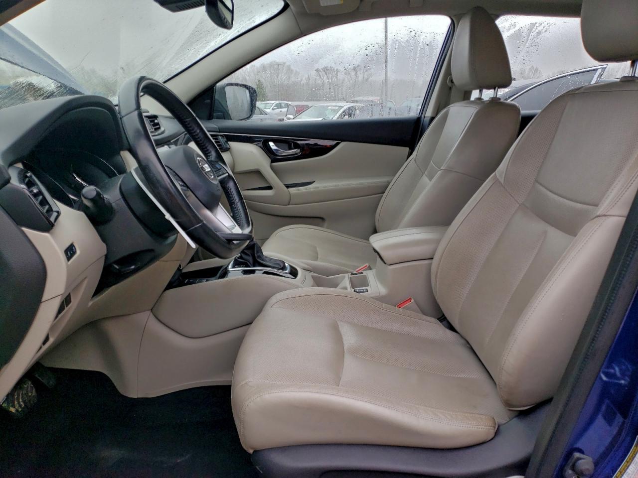 Nissan Rogue S Image 2