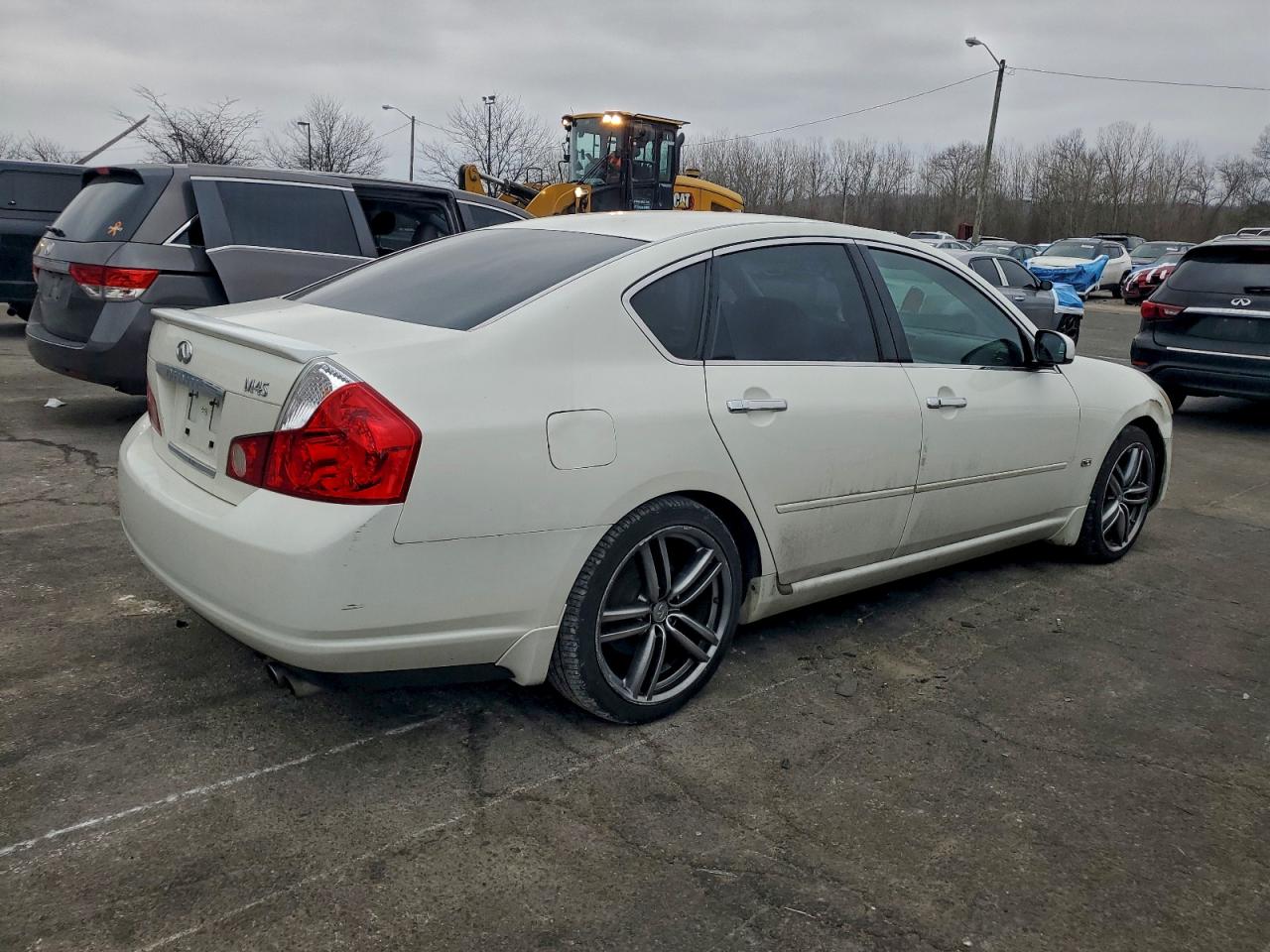 INFINITI M45 Base Image 7