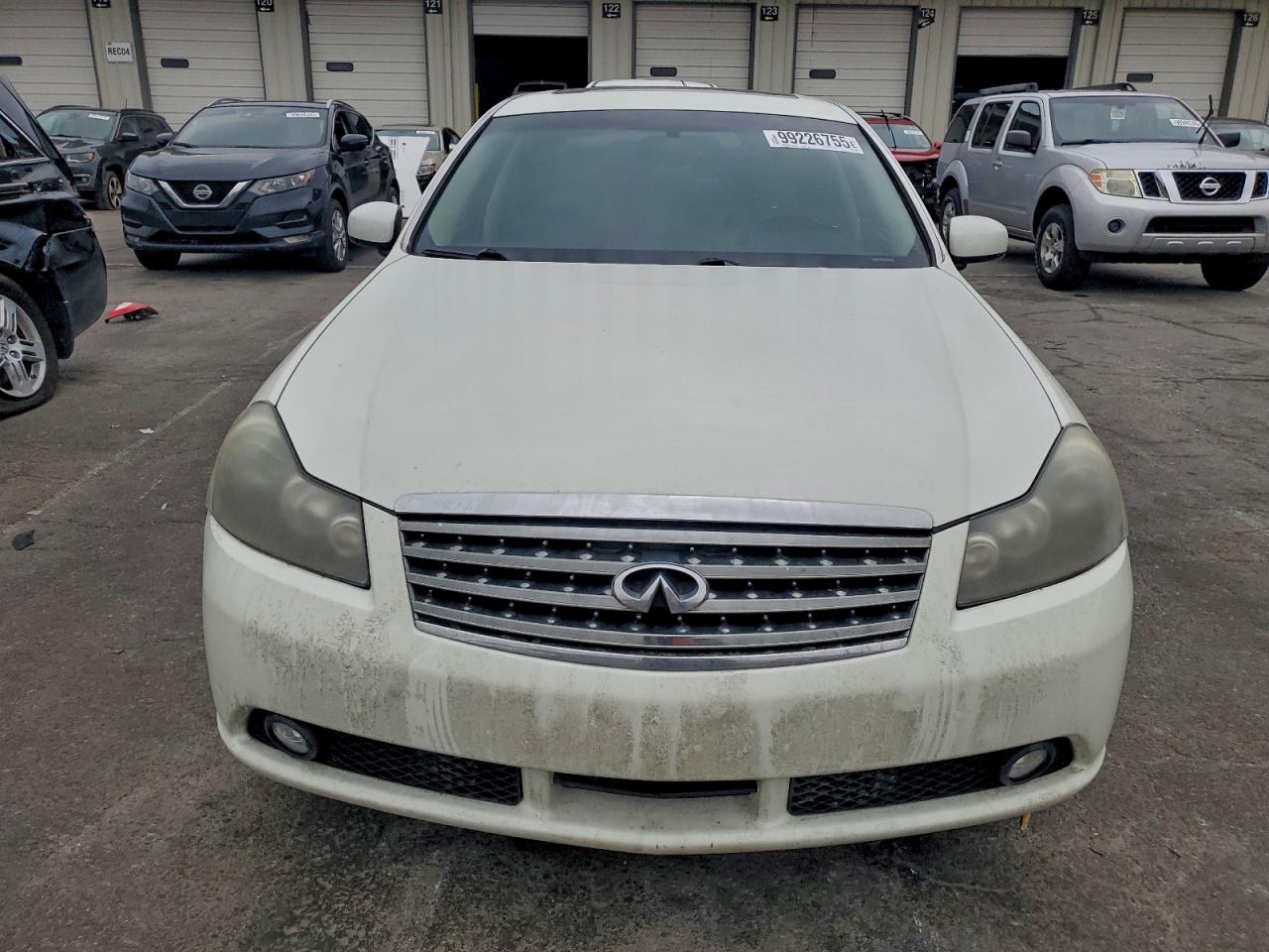 INFINITI M45 Base Image 4