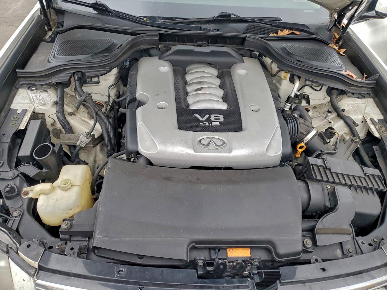 INFINITI M45 Base Image 9