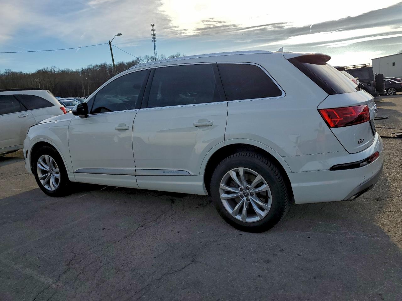 Audi Q7 Premium Plus Image 2