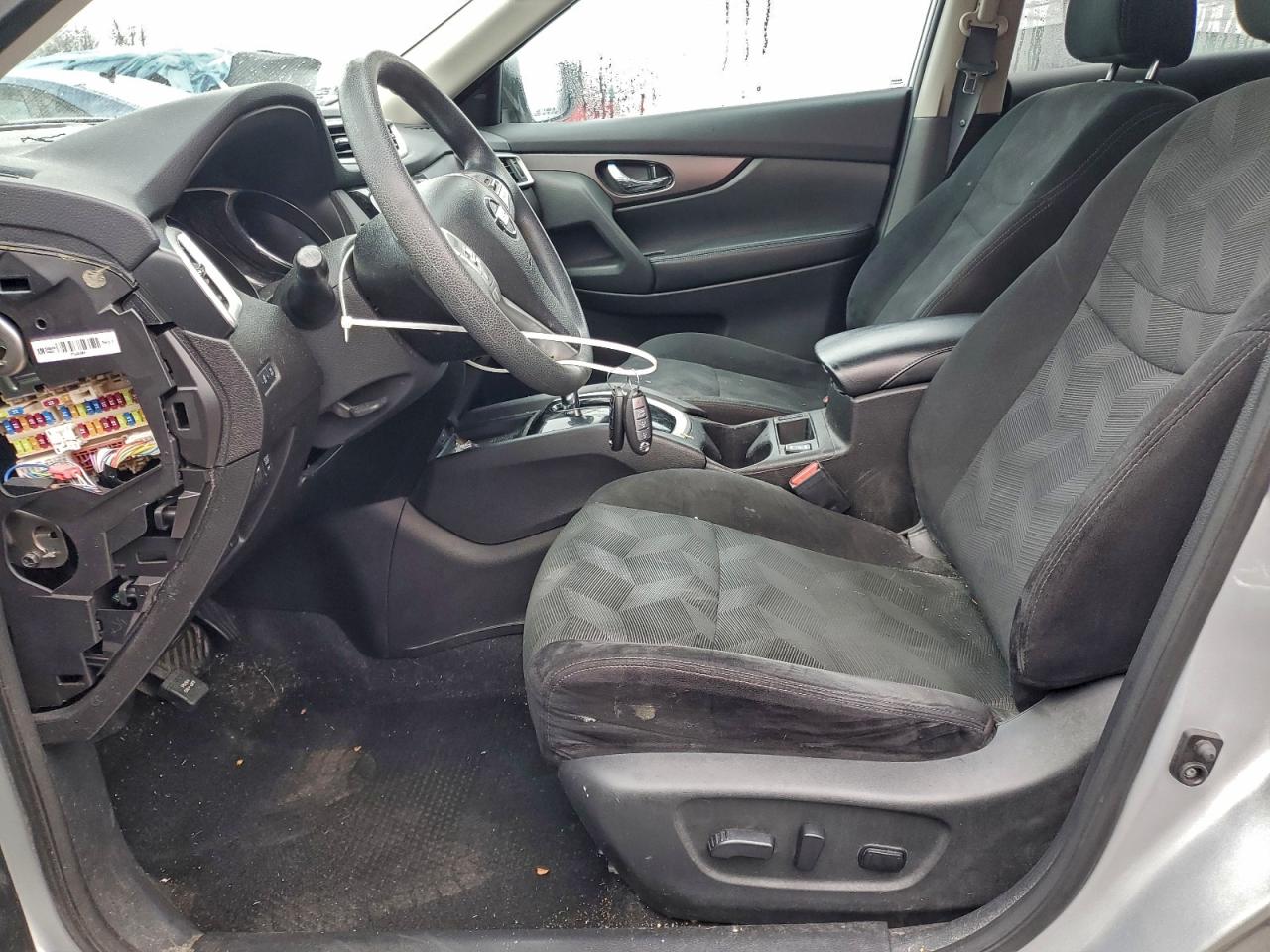 Nissan Rogue S Image 6