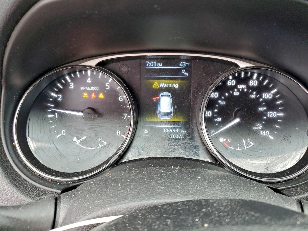 Nissan Rogue S Image 5