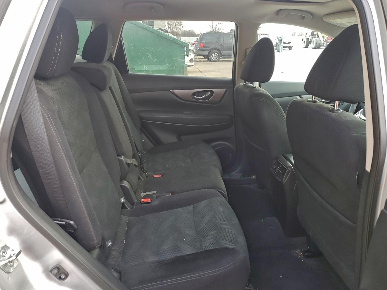 Nissan Rogue S Image 10