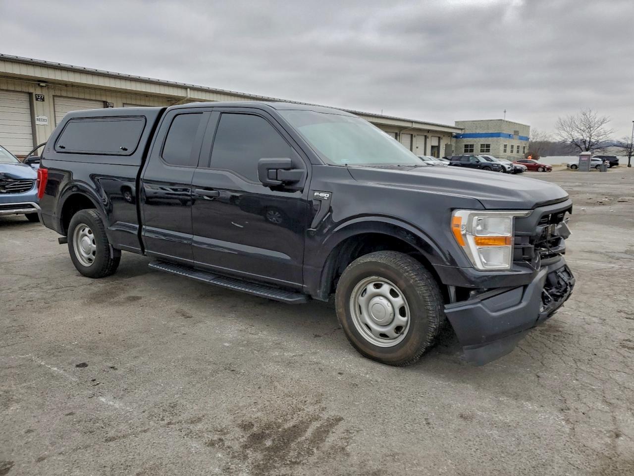 Ford F-150 Super Cab Image 5