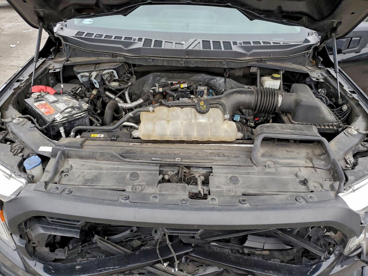 Ford F-150 Super Cab Image 10