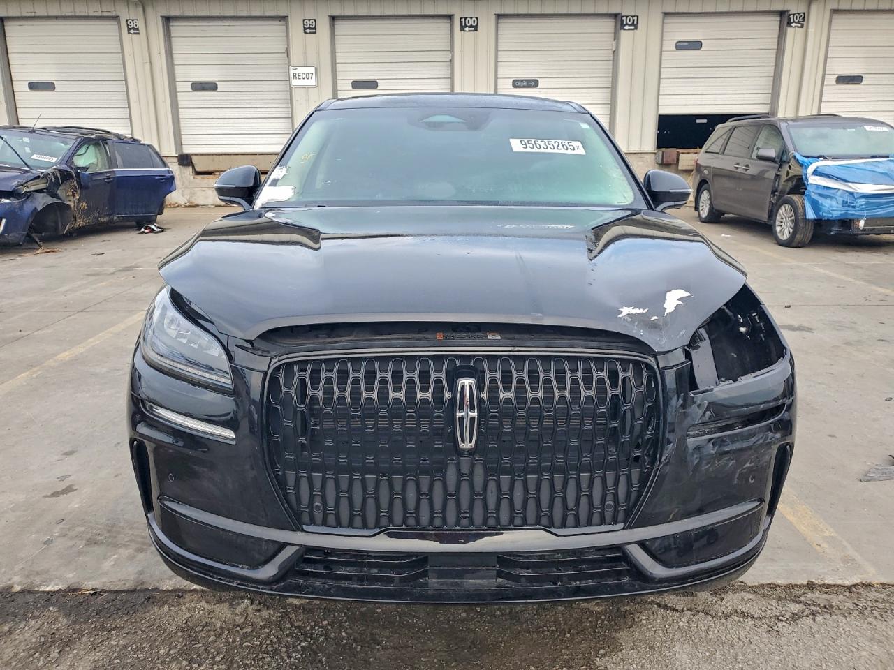 Lincoln Corsair Image 8