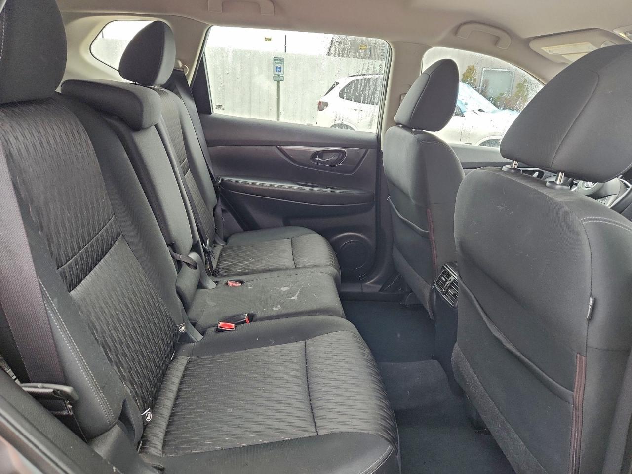 Nissan Rogue S Image 6