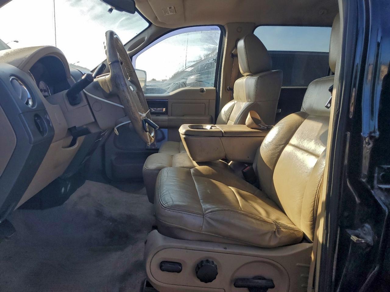 Ford F-150 Supercrew Image 8