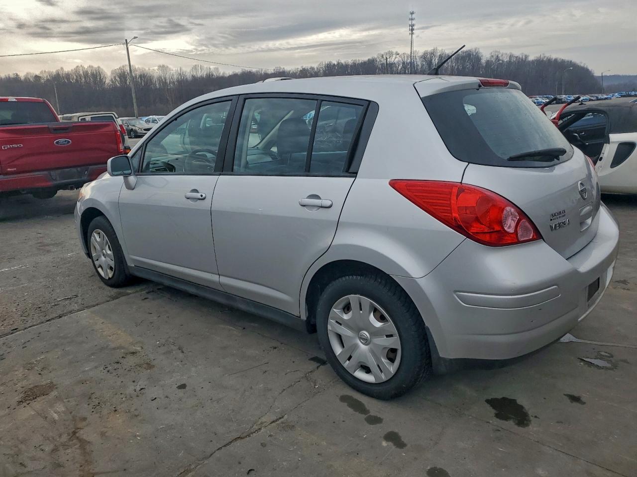 Nissan Versa S Image 3