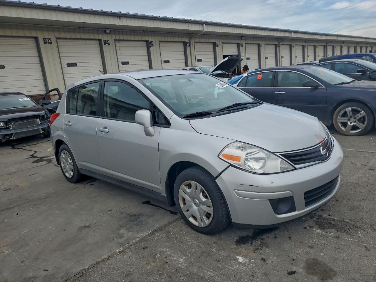 Nissan Versa S Image 2