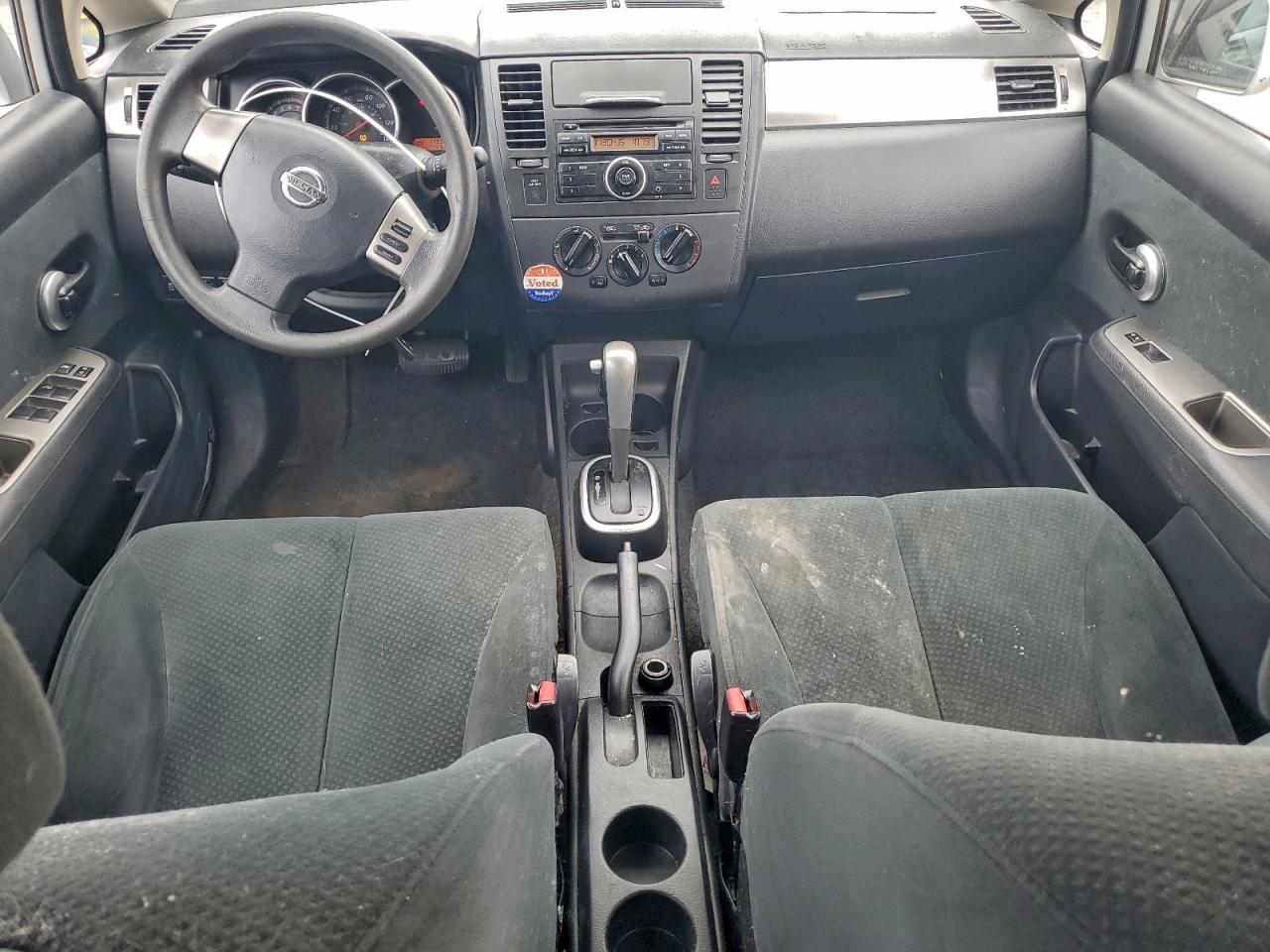 Nissan Versa S Image 6