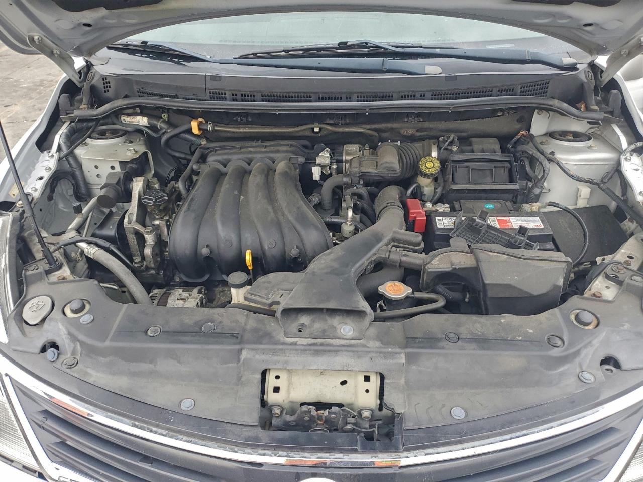 Nissan Versa S Image 12