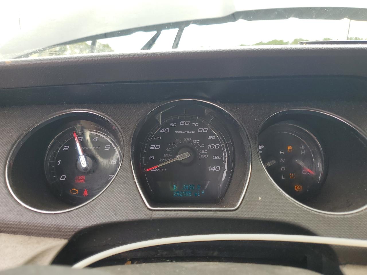 Ford Taurus Se Image 10