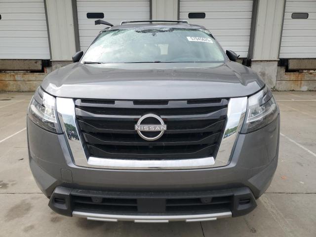 Nissan Pathfinder Platinum Image 6