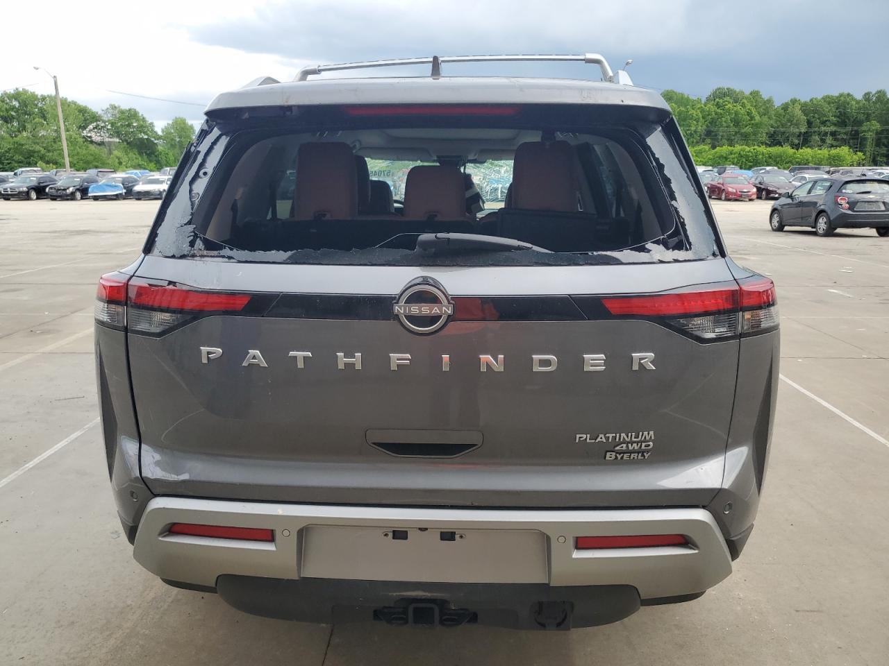 Nissan Pathfinder Platinum Image 5