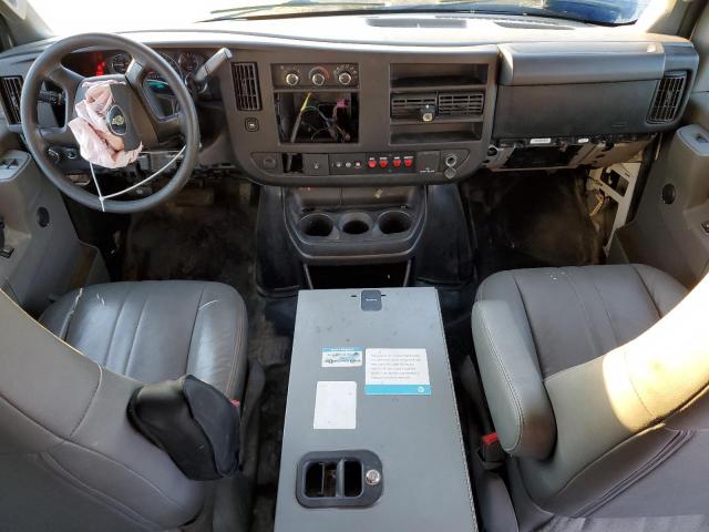 Chevrolet Express Image 6