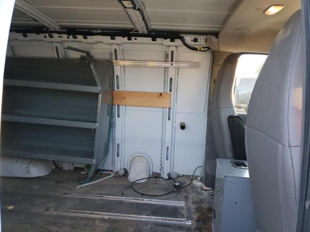 Chevrolet Express Image 9