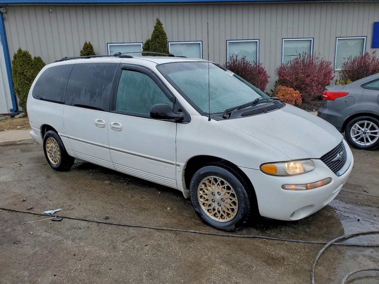 Chrysler Minivan Lxi Image 11