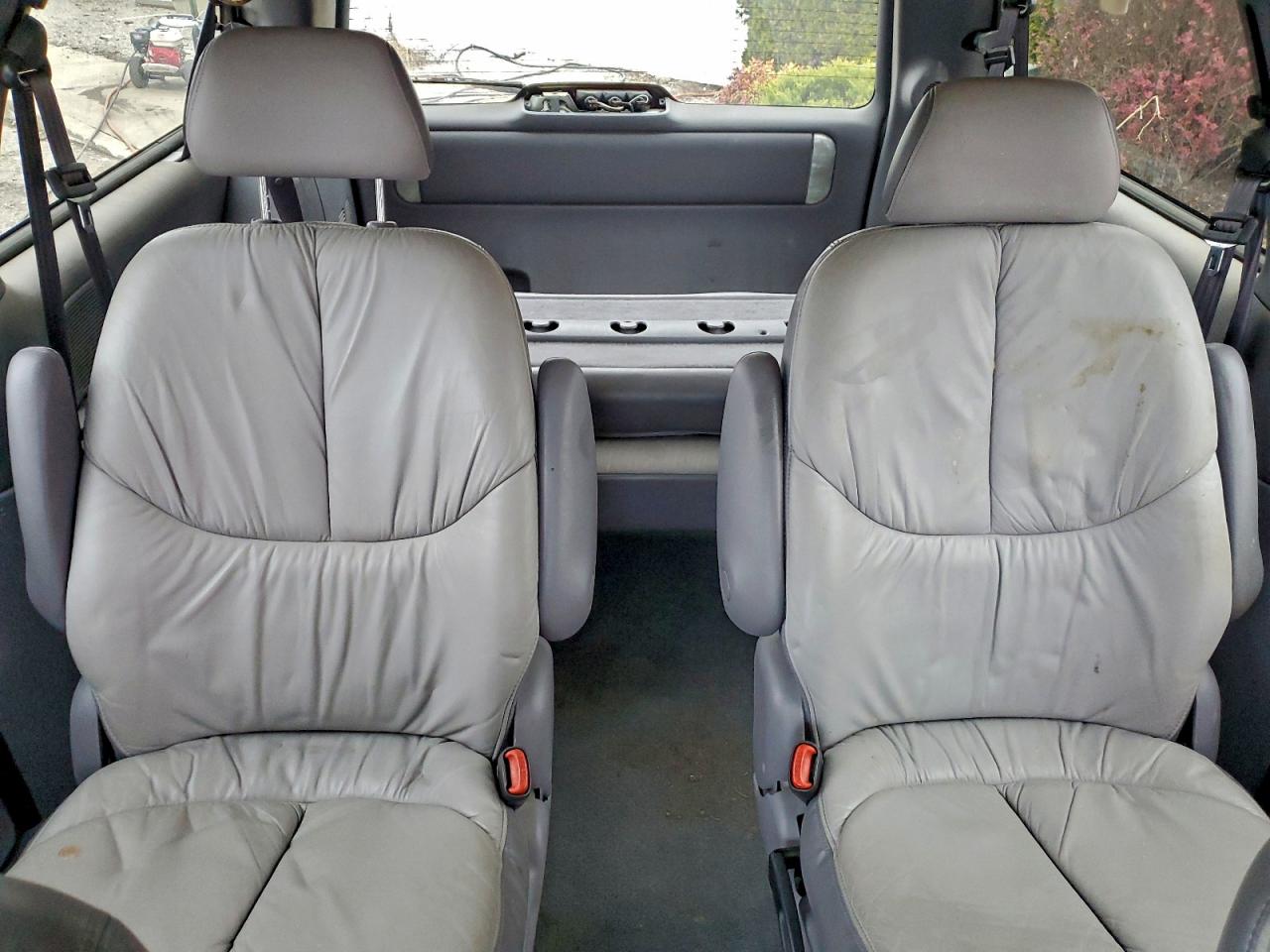 Chrysler Minivan Lxi Image 12