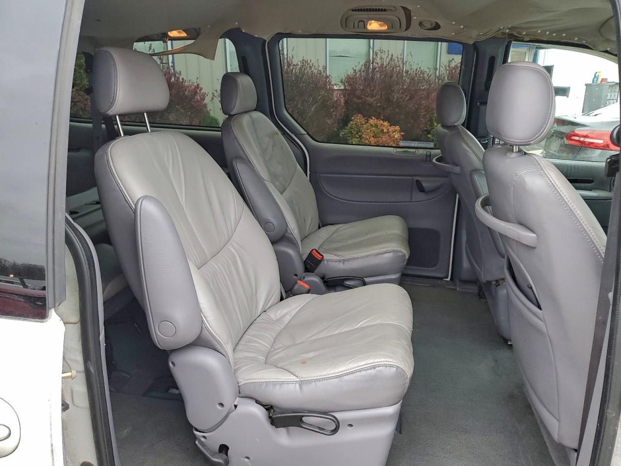 Chrysler Minivan Lxi Image 6