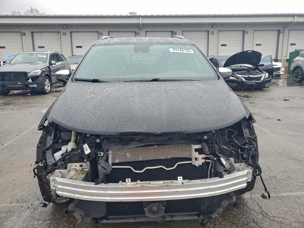 Chrysler Pacifica Limited Image 12