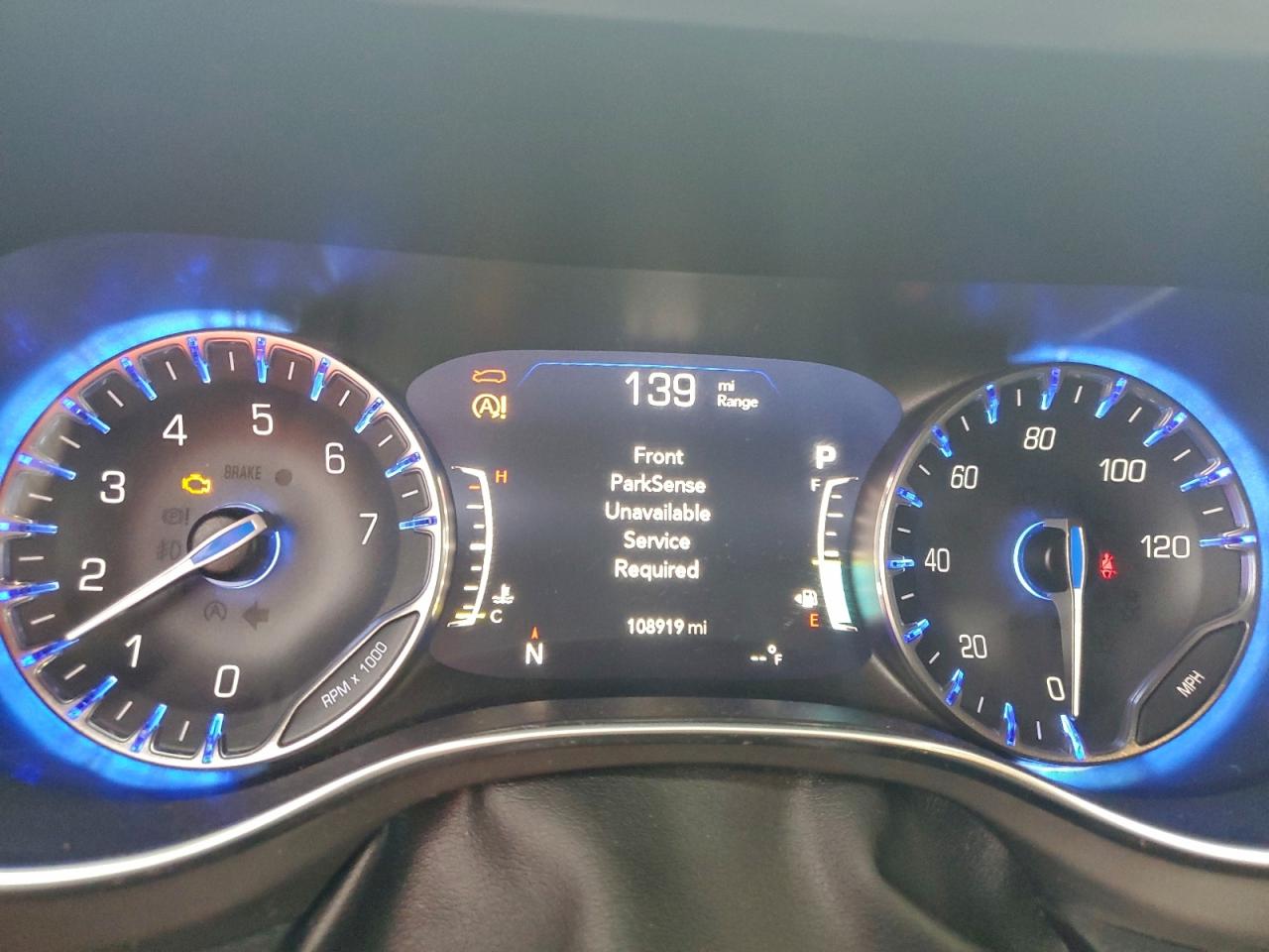 Chrysler Pacifica Limited Image 4