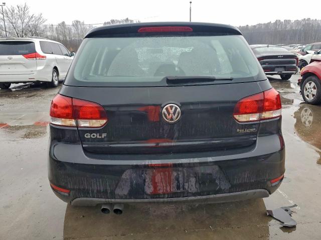 Volkswagen Golf Image 11