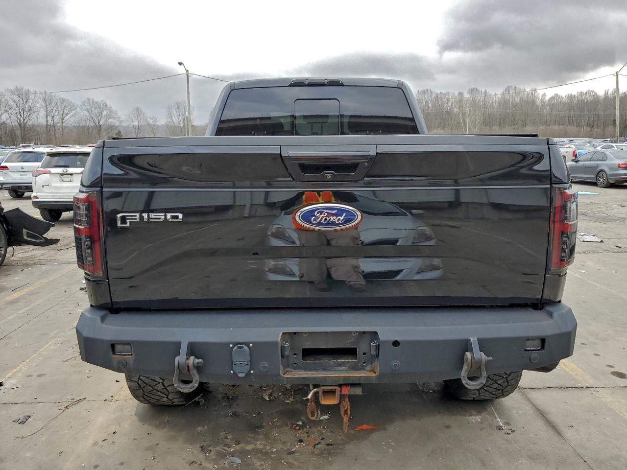 Ford F-150 Supercrew Image 6