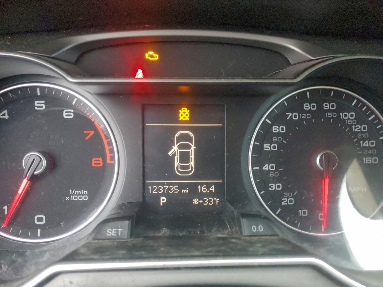 Audi A4 Premium Image 9