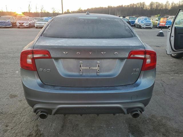 Volvo S60 Dynamic Image 4