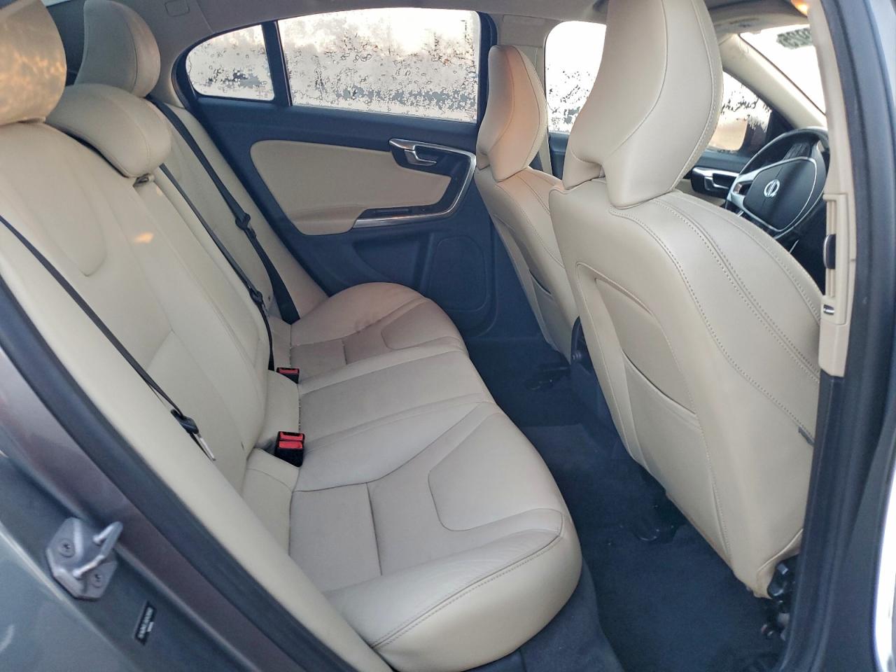 Volvo S60 Dynamic Image 10