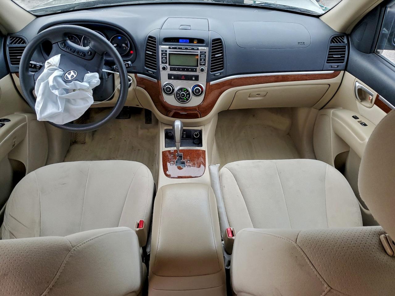 Hyundai SANTA FE Gls Image 12