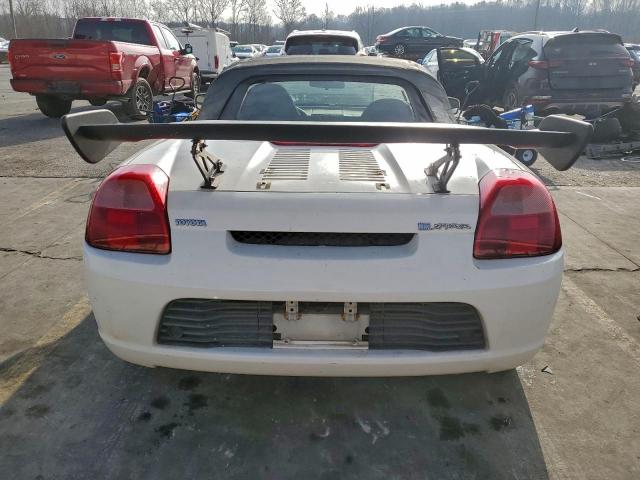 Toyota MR2 Spyder Image 12