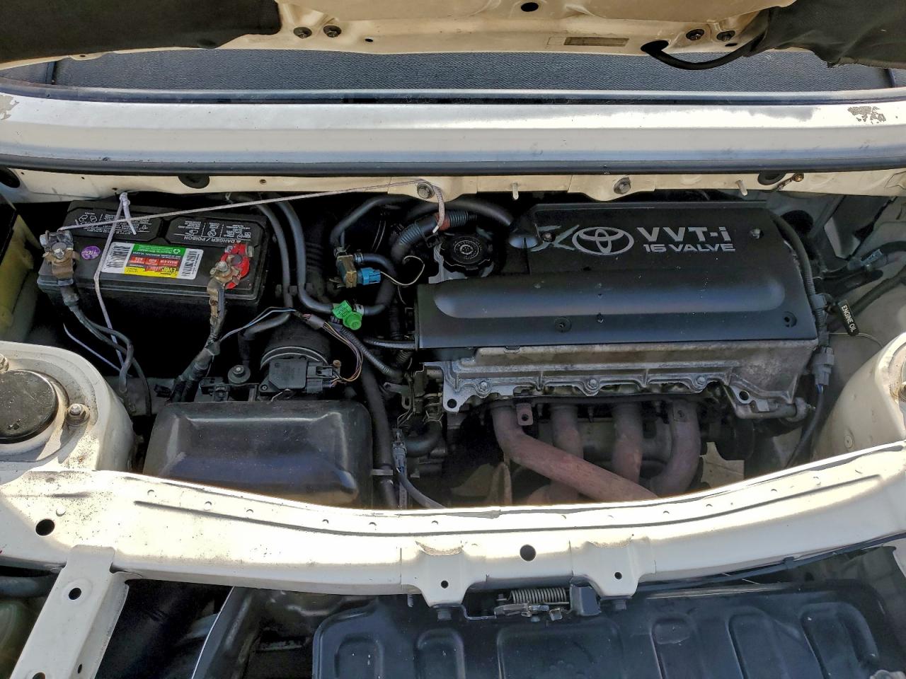 Toyota MR2 Spyder Image 10