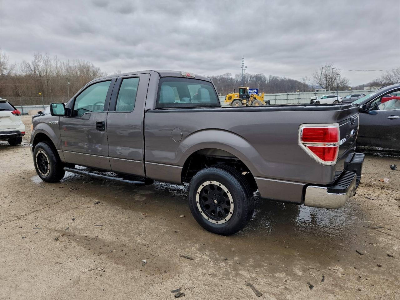 Ford F-150 Super Cab Image 6