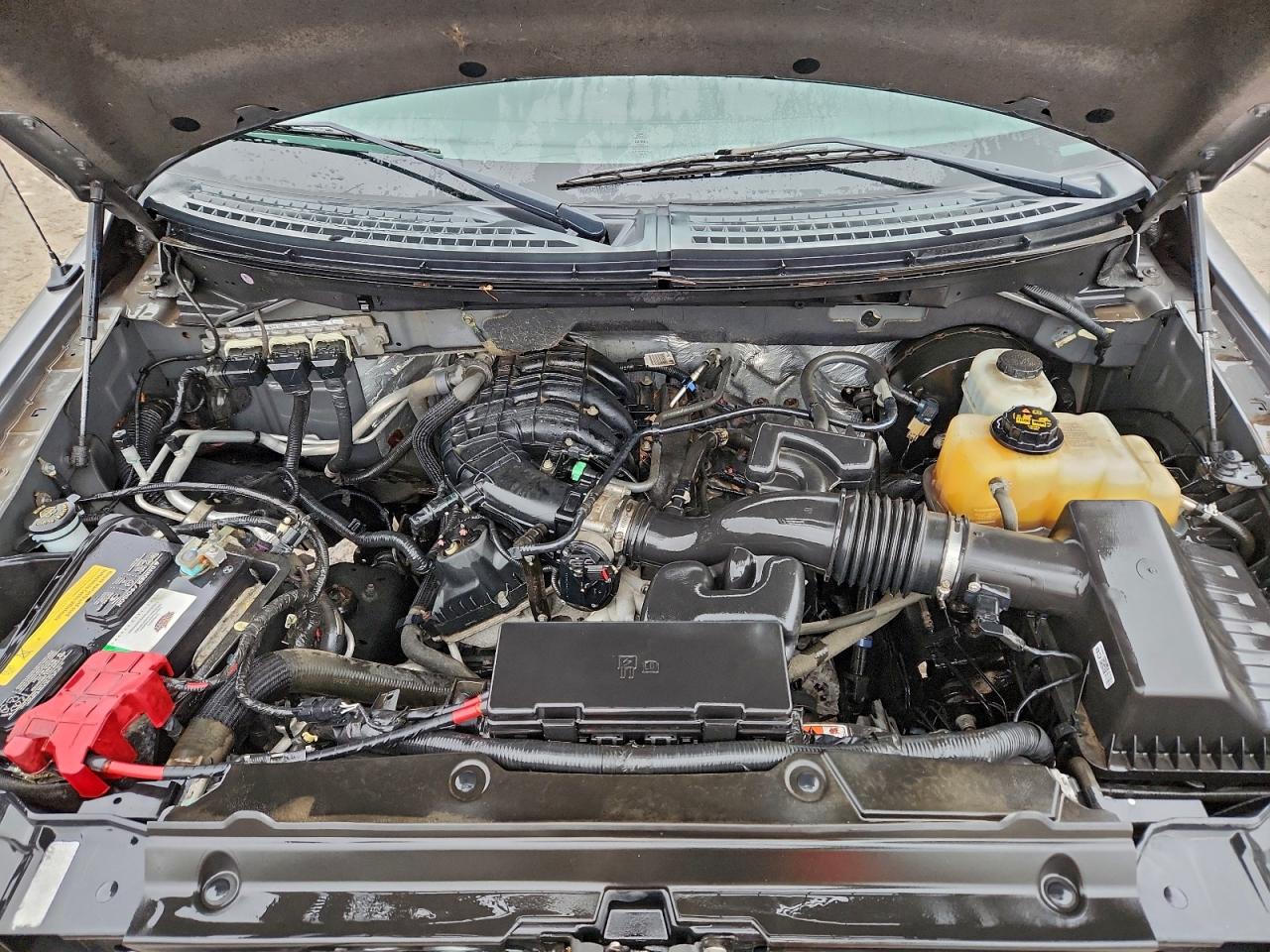 Ford F-150 Super Cab Image 5