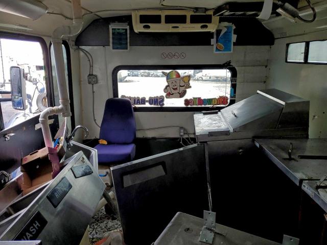 Ford Econoline E450 Super Duty Cutaway Van Image 9