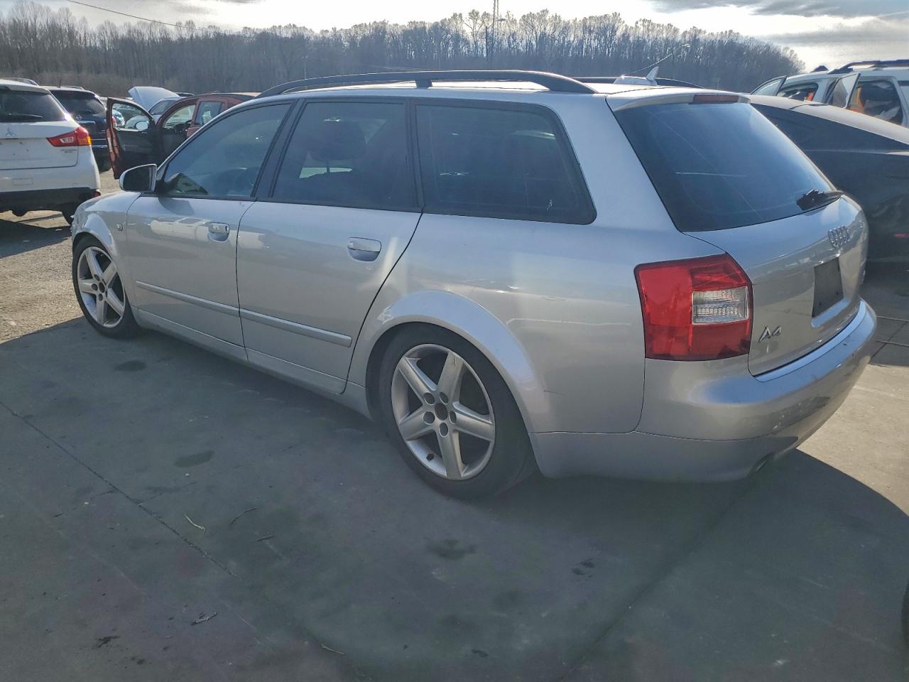 Audi A4 1.8t Avant Quattro Image 2